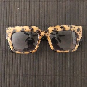 Vintage sunglasses **no scuffs or scratches